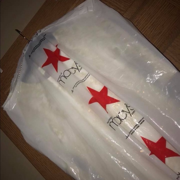 PROM DRESS ! - Picture 5 of 5